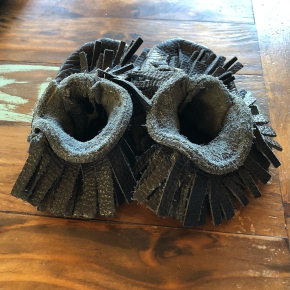 Starry Knight Designs ultra fringe moccasins 7” - Picture 3 of 7